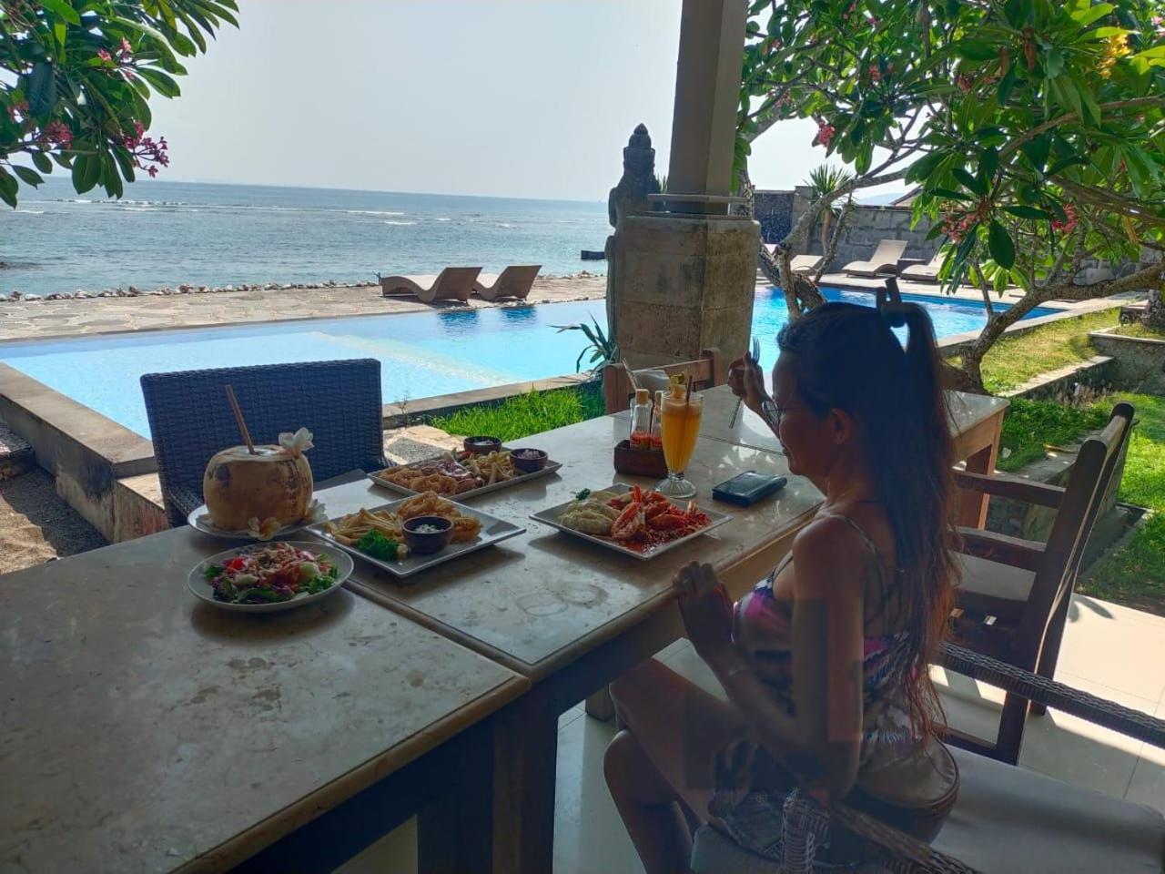 Ganesh Beach Hotel Candidasa Buitenkant foto