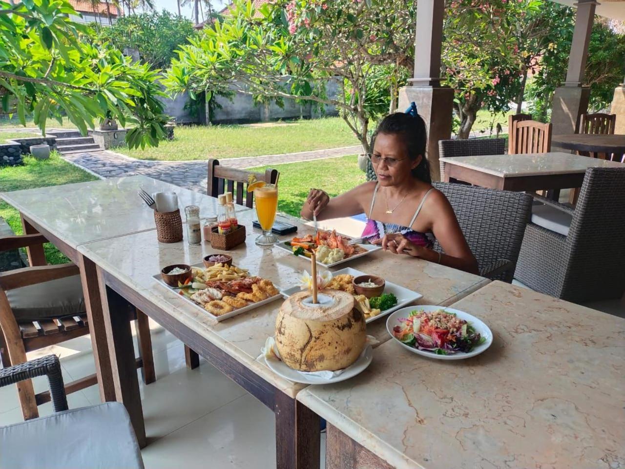 Ganesh Beach Hotel Candidasa Buitenkant foto