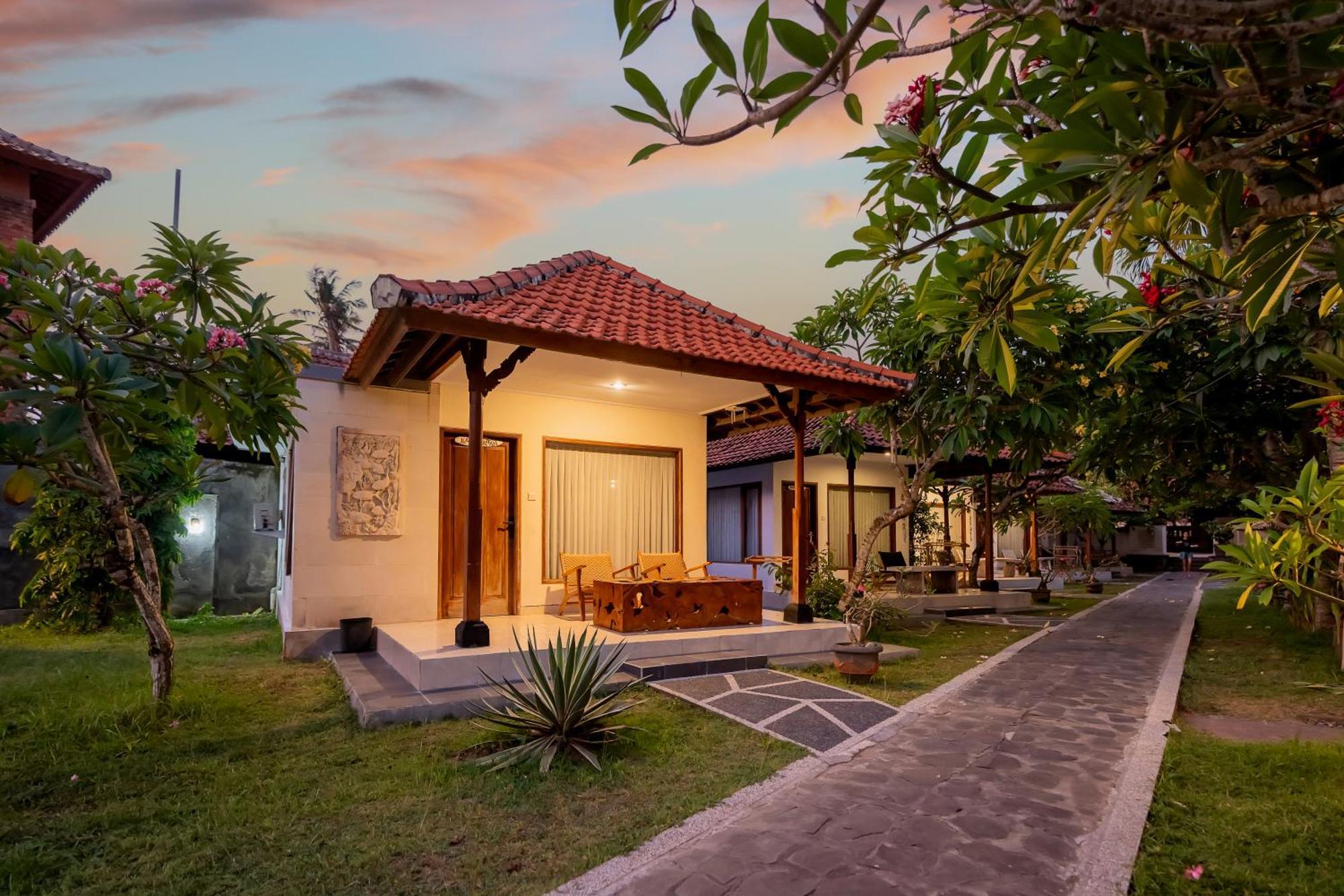 Ganesh Beach Hotel Candidasa Buitenkant foto